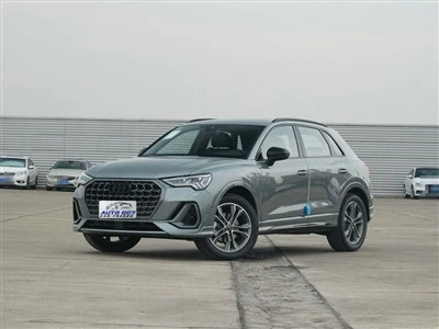 Audi Q3 benzininis automobilis