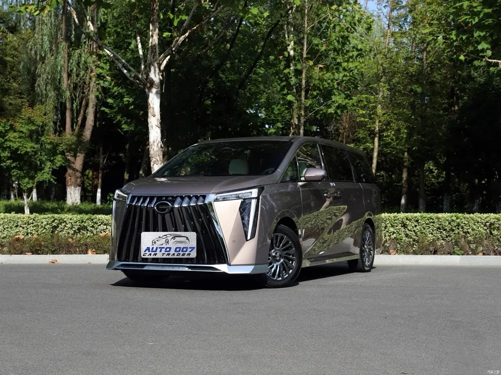 Trumpchi M8 hibridinis automobilis